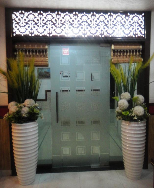 Hotel Orbit 34 Chandīgarh Dış mekan fotoğraf