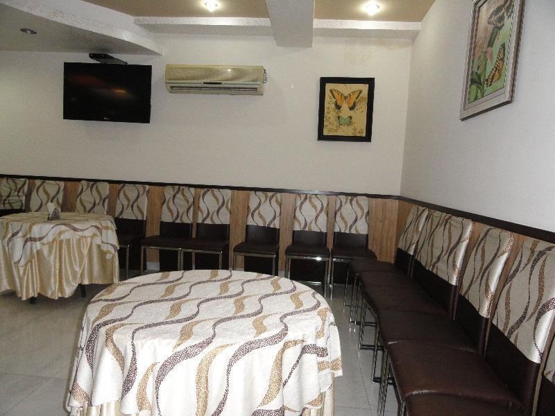 Hotel Orbit 34 Chandīgarh Dış mekan fotoğraf