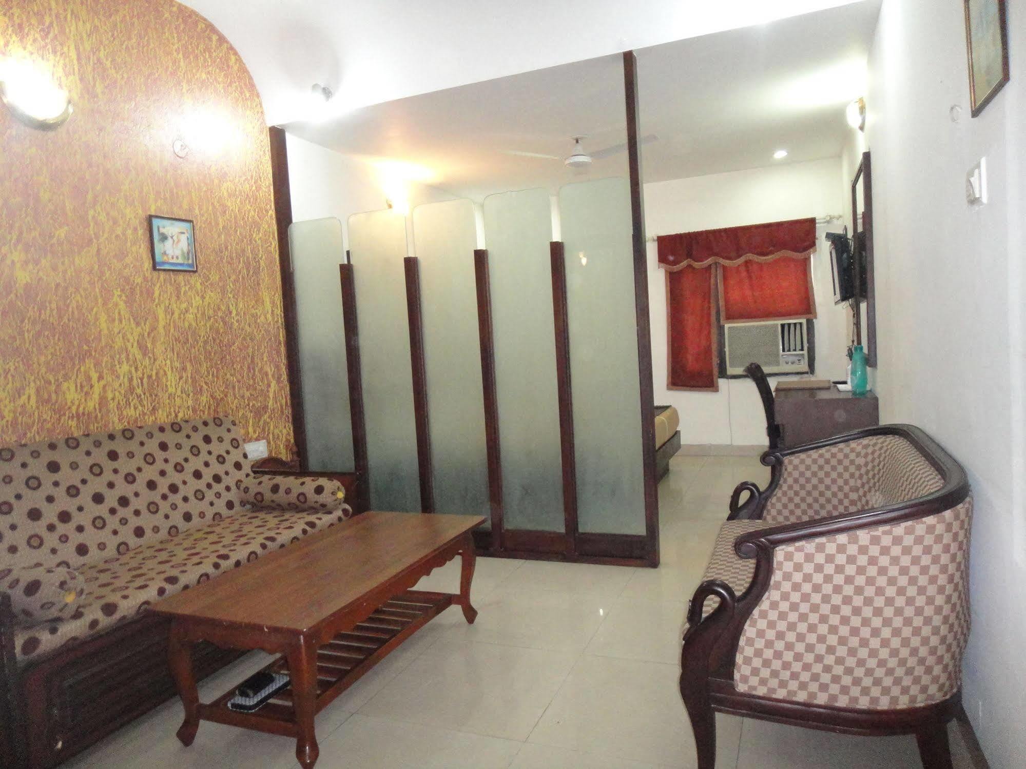Hotel Orbit 34 Chandīgarh Dış mekan fotoğraf