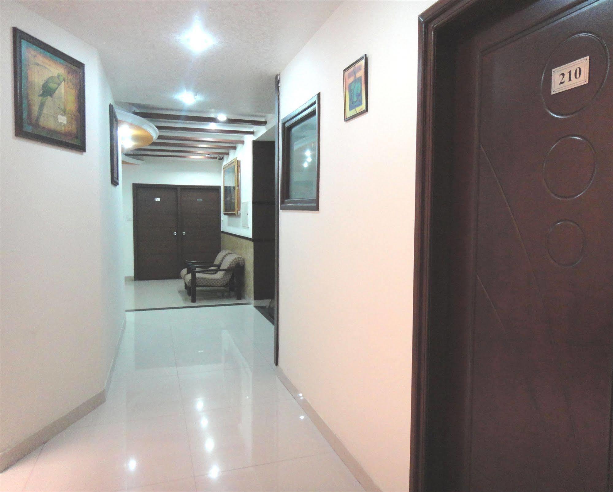 Hotel Orbit 34 Chandīgarh Dış mekan fotoğraf